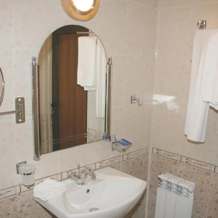 Family Makedonska Kruchma 3*