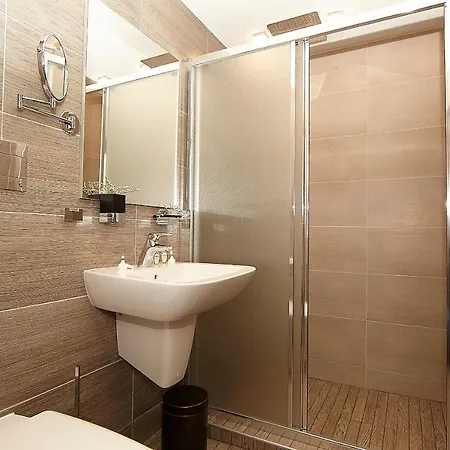 Family Makedonska Kruchma Dobrinishte