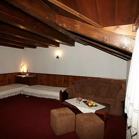 Family Makedonska Kruchma 3*