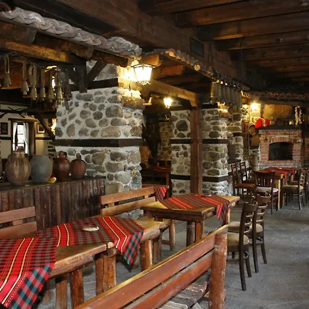 Family Makedonska Kruchma