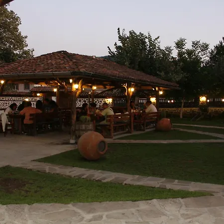 Hotel Family Makedonska Kruchma 3*